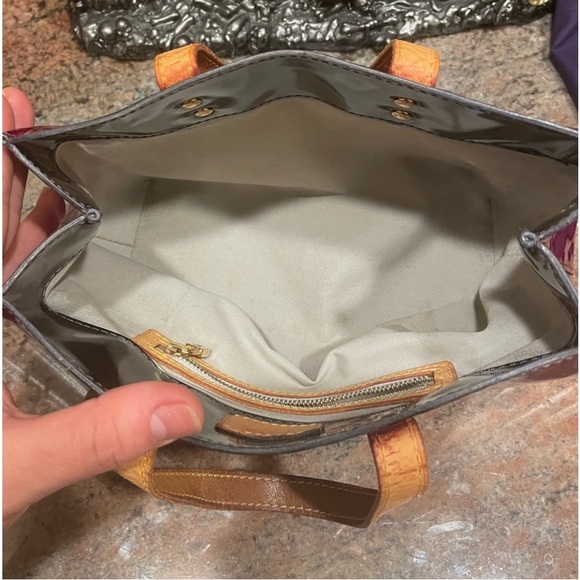 Gorgeous Louis Vuitton patent
vernis burgundy dyed small shopping bag pm. - Picture 5 of 10